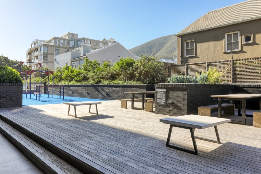 1 Bedroom Property for Sale in Sea Point Western Cape
